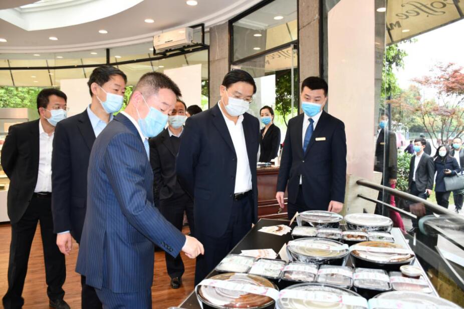 王凤朝副省长赴省尊龙凯时集团调研 疫情防控、生产经营和改革发展工作