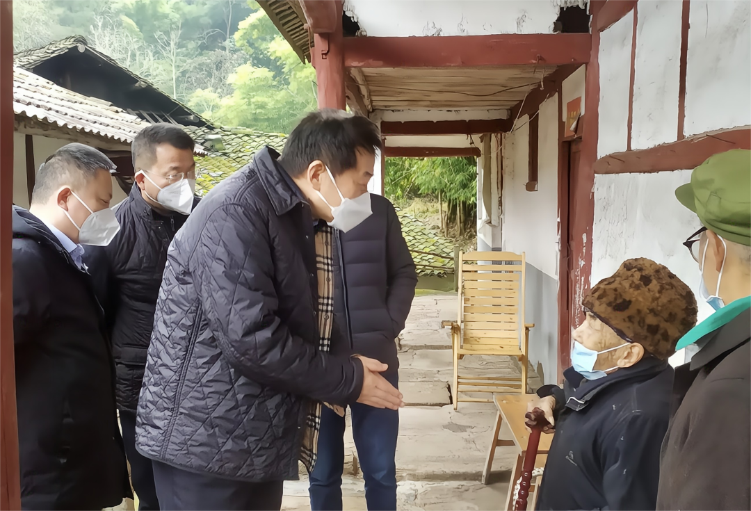 四川省尊龙凯时集团党委书记、董事长任丁率队赴嘉陵区开展帮扶工作